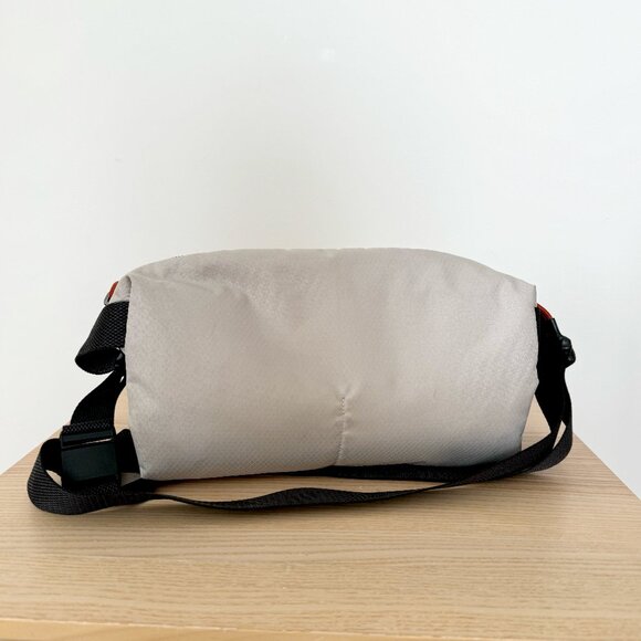 Bellroy Lite Sling 7L Chalk - Picture 2 of 4